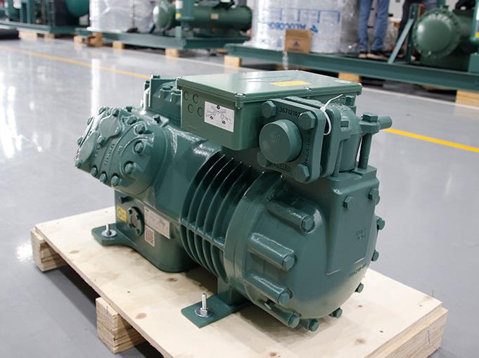 在選擇制冰機(jī)時(shí)，投資者應(yīng)關(guān)注壓縮機(jī)的質(zhì)量