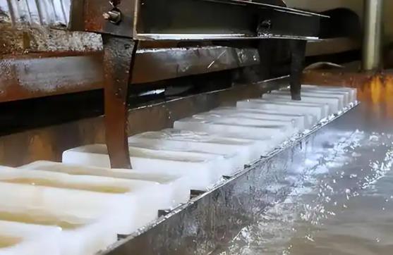 大型制冰機(jī)怎么制冰
