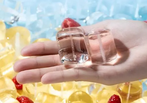 一臺做冰機(jī)器究竟需要多少錢