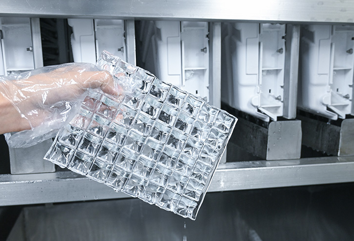 生產(chǎn)的冰塊呈方形 生產(chǎn)的冰塊呈方形